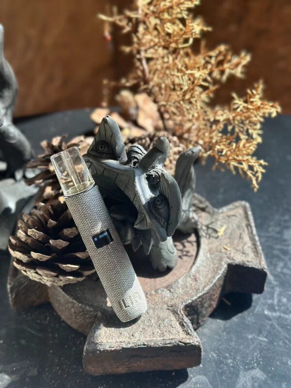 【ILIA哩亞布紋主機】 一代革調系列高檔色系換彈式霧化桿/兩段式調節功率電子煙主機/通用哩啞，lana，sp2等一代煙彈